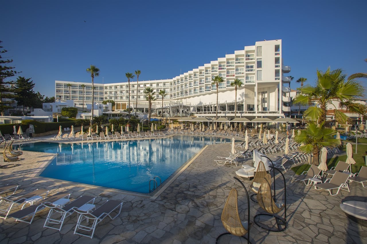 Leonardo Plaza Cypria Maris Beach Hotel og Spa