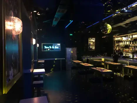 Atina Eşcinsel Barları ve Kafeleri