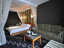 Elegance Bund Hotel