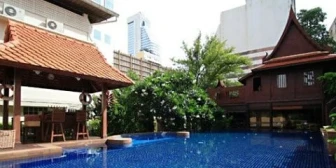 Rose Hotel