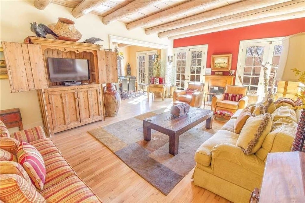 Burro Garden Two-bedroom Condo