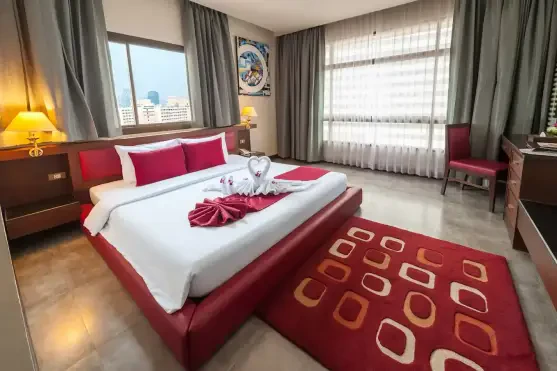 Pinnacle Lumphini Park Hotel