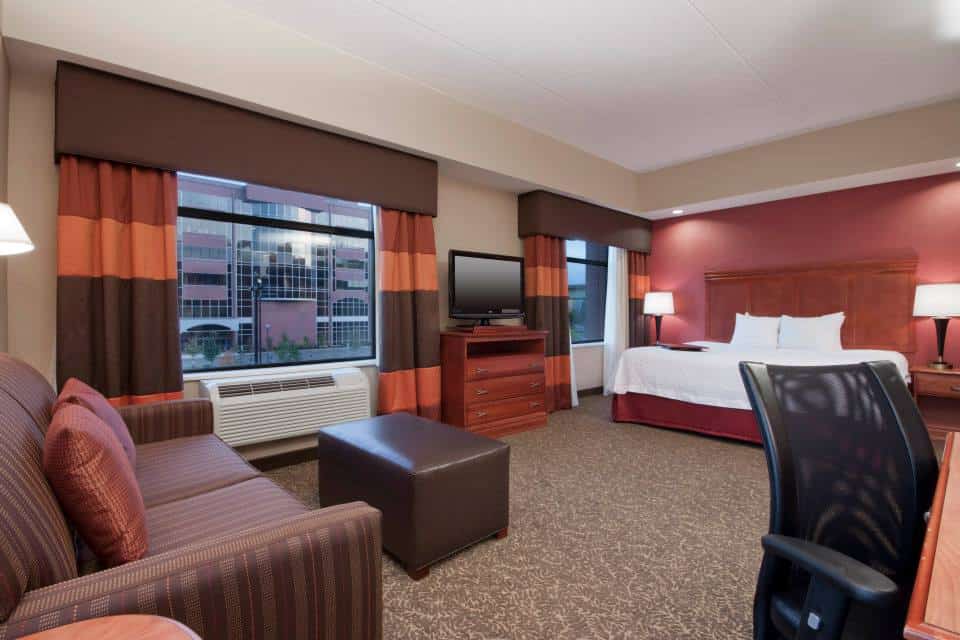 Hampton Inn and Suites Питтсбург Даунтаун