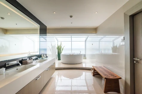 Royal Wing Suites & Spa