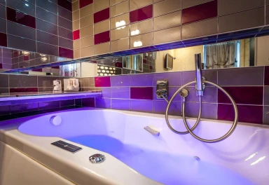 Apostrophe Hotel