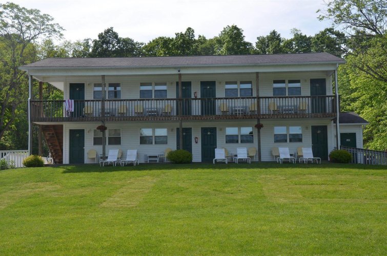 Lake View Motel