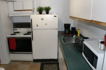 Adib Apartments 1530 Gilles St