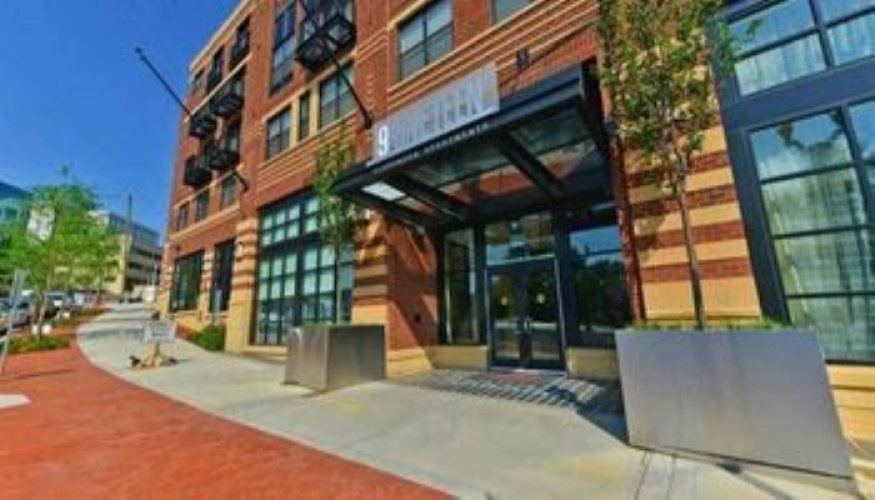 19Nineteen Clarendon