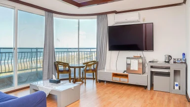 Mangsang Beach Hotel & Pension