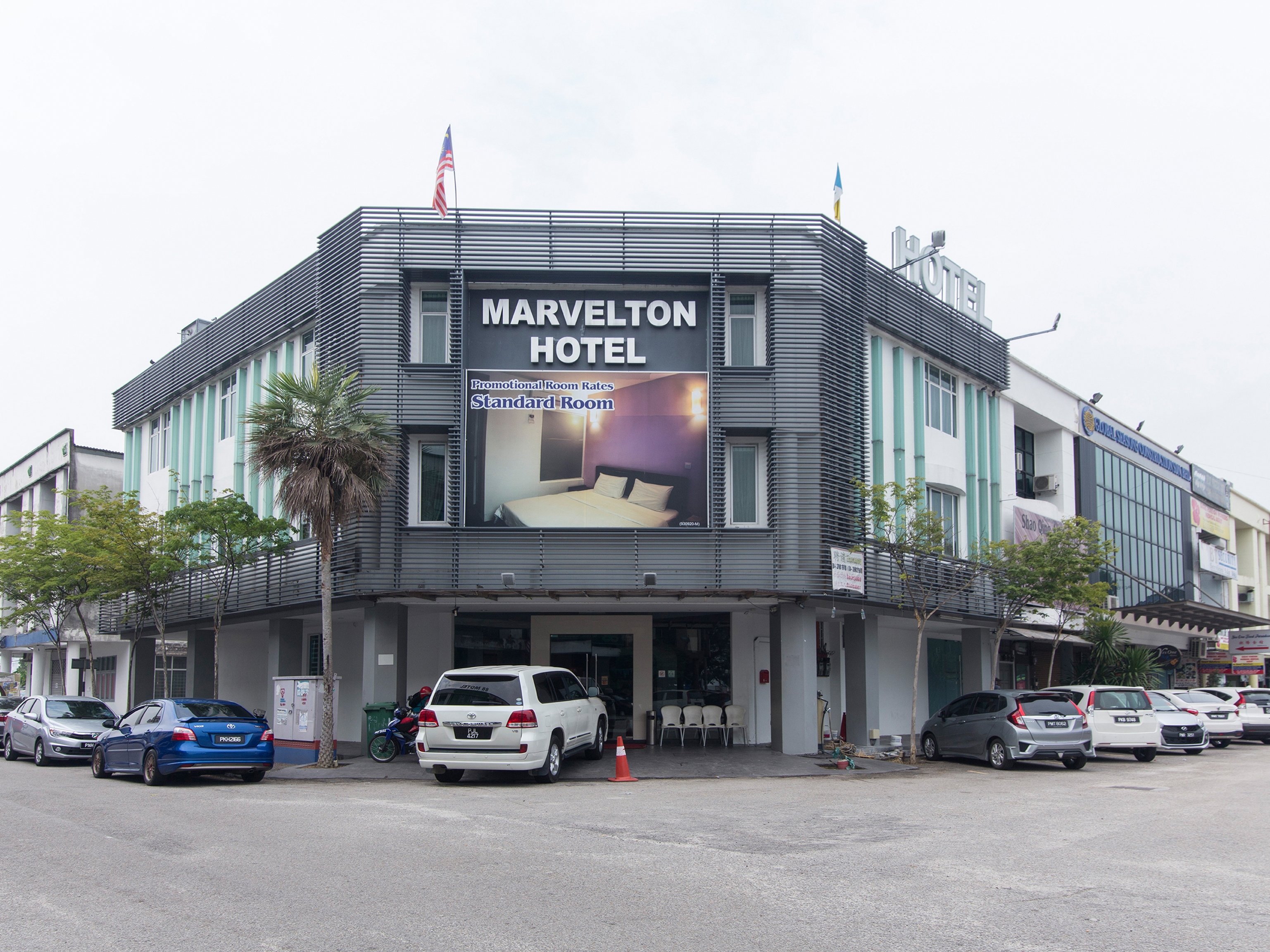 OYO 442 Marvelton Hotel