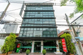 Hyde Park Hotel Bangkok