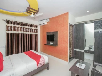 OYO 13594 Mathrushree Residency