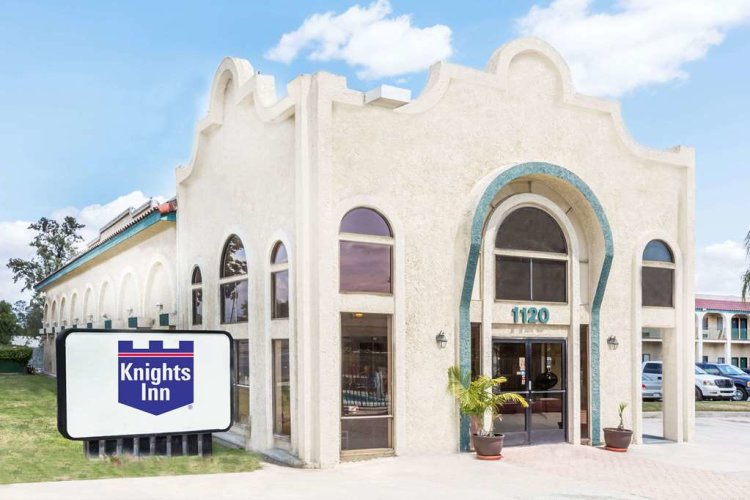 Knights Inn Ontario