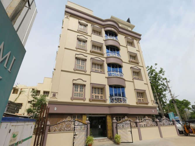 OYO 76010 Hotel Jayalakshmi Residency