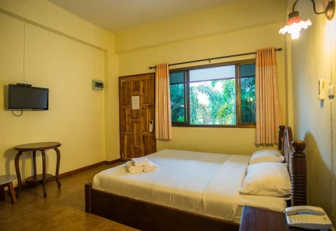 Chiang Kham Tilue Resort