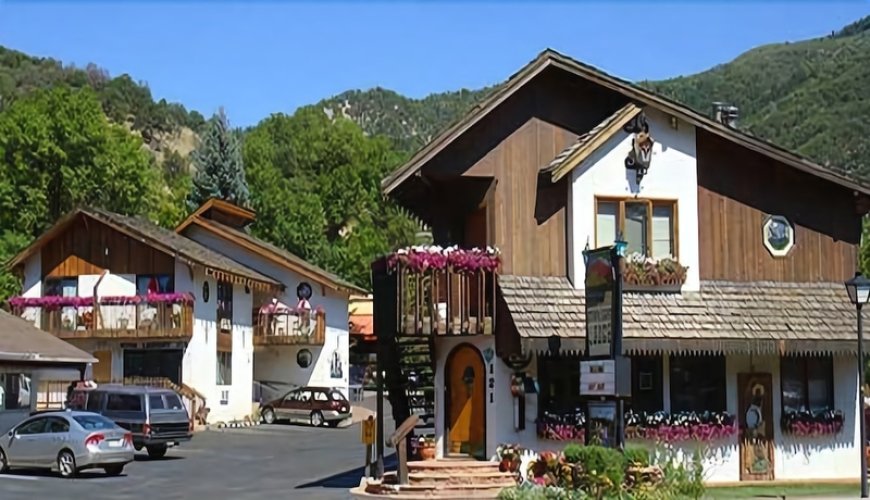 Starlight Lodge
