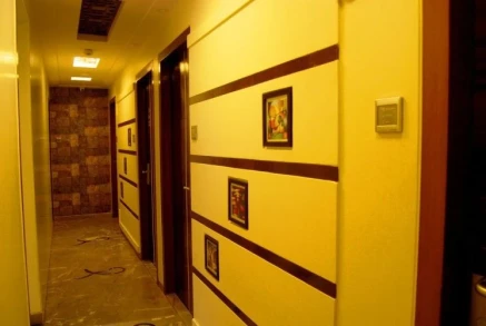 Stay Vista Rooms near Marine Drive