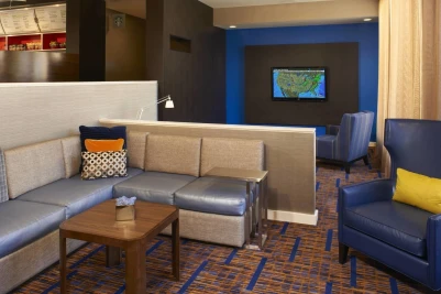 Courtyard By Marriott Detroit Warren