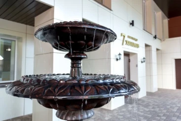 7 Kholmov Hotel