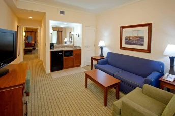 Holiday Inn Lake George-Turf