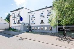 Hotel Sirrah