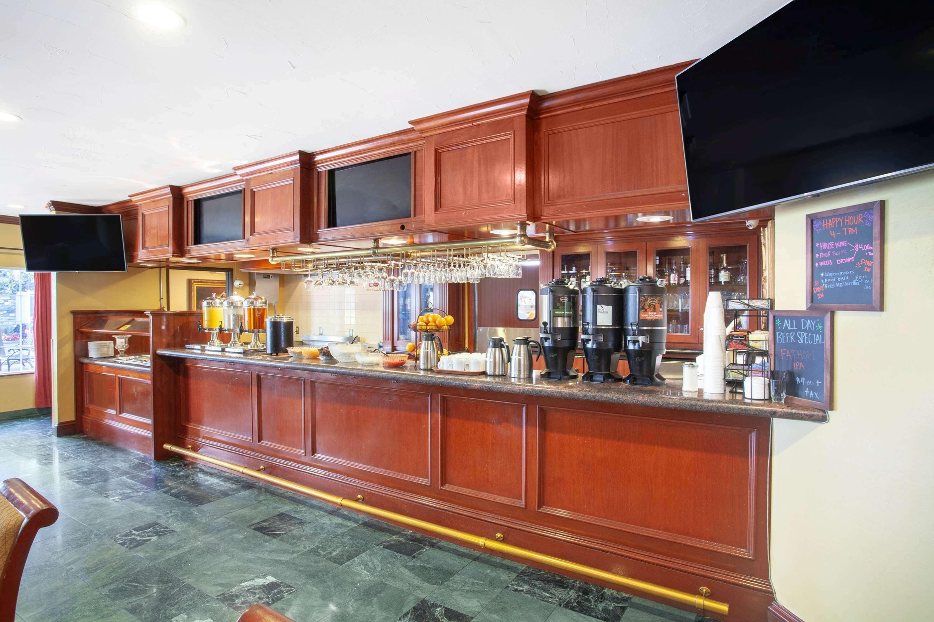 Azure Hotel & Suites Ontario, A Trademark Collecti
