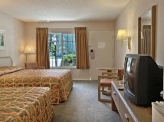 Dunsmuir Inn and Suites