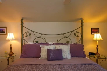 Oval Door Bed And Breakfast Inn