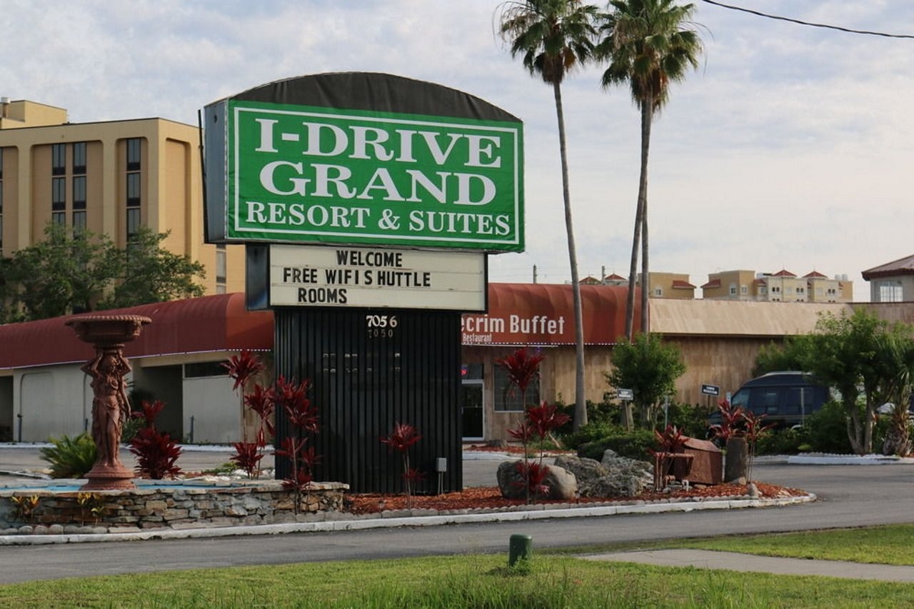 I-Drive Grand Resort & Suites