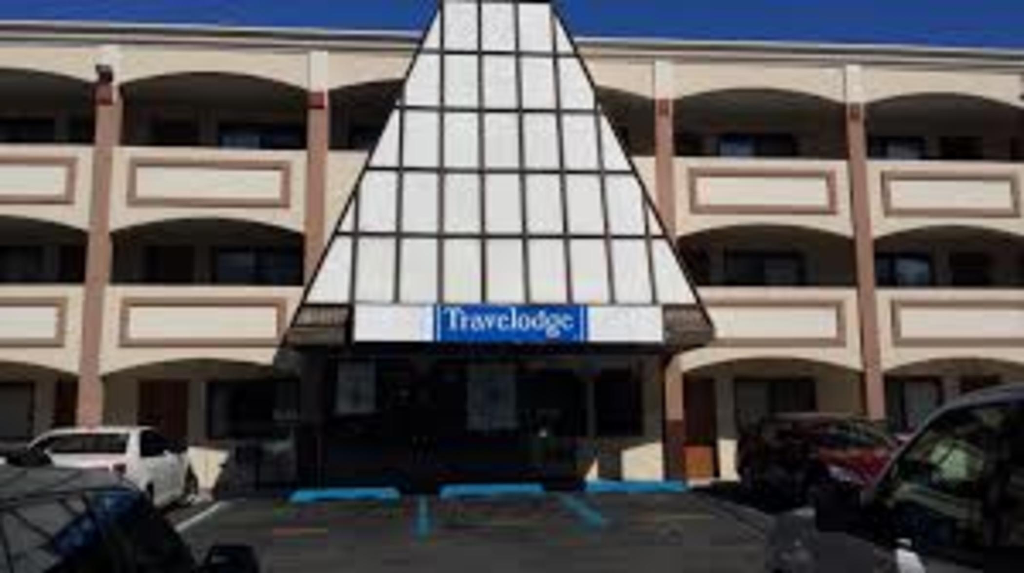Travelodge by Wyndham Manhasset