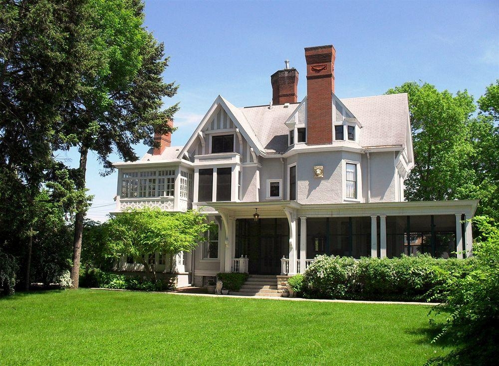 Alexander Mansion Historic Bed and Breakfast
