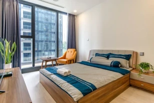 Urban House Saigon - Golden River