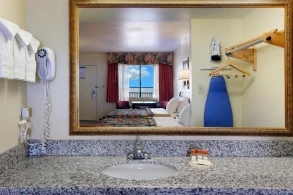 Quality Inn & Suites near Downtown Mesa