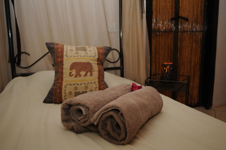 Zig Zag Town Lodge - Hostel