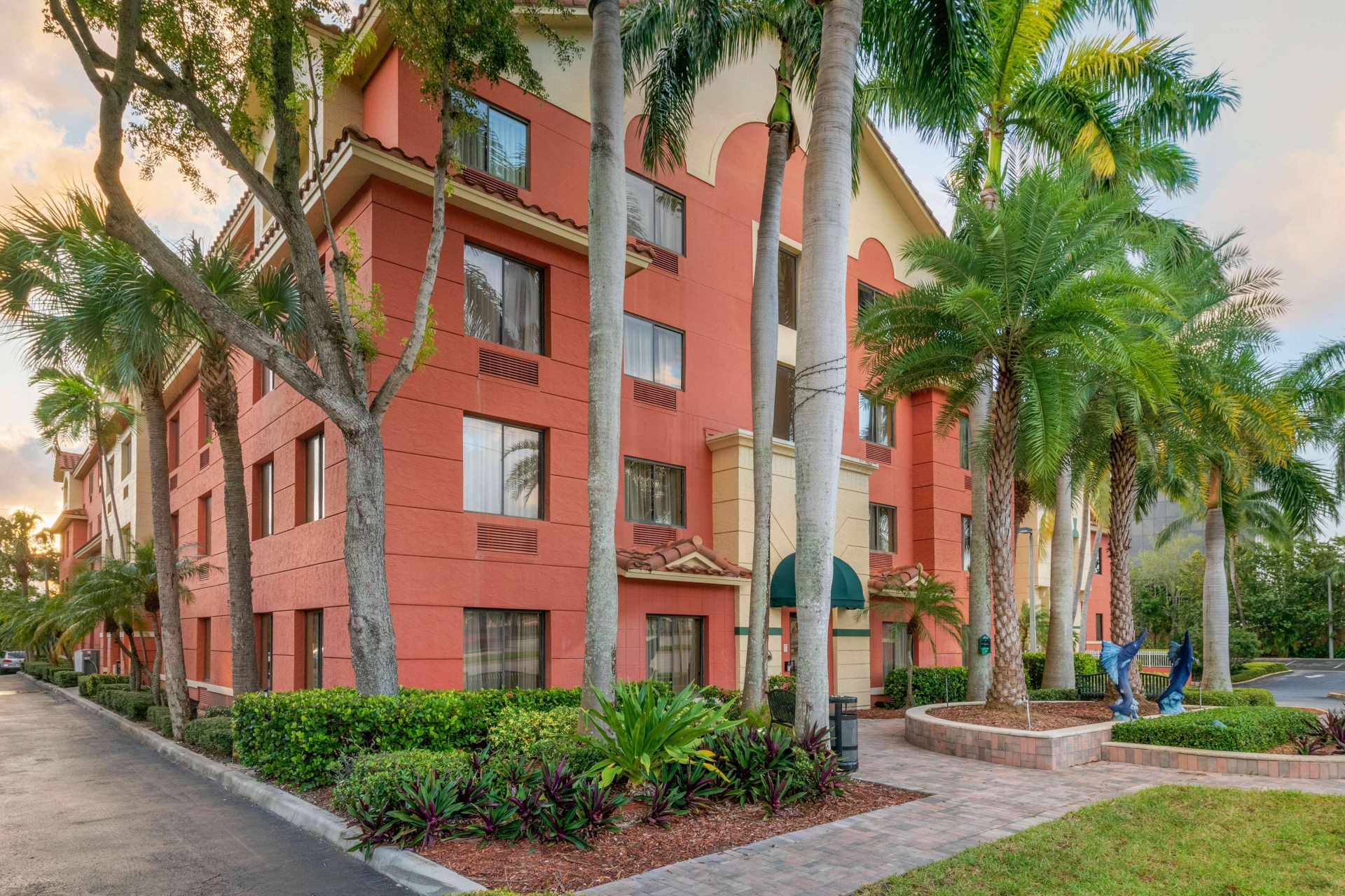 Best Western Plus Palm Beach Gardens Hotel & Suite