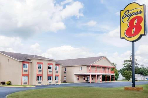 Super 8 by Wyndham Harrington