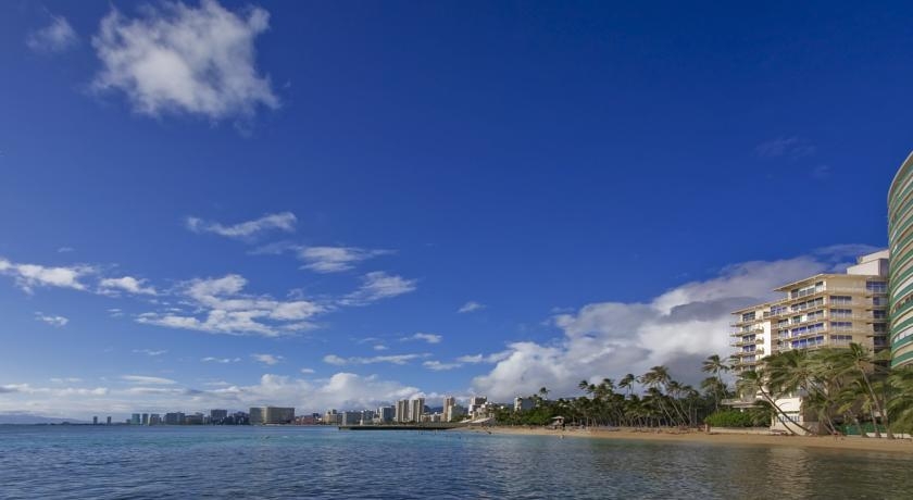 Kaimana Beach Hotel