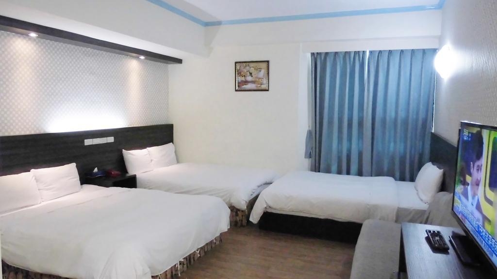 Modern Plaza Hotel