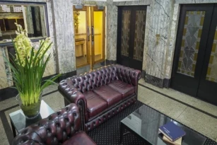 Ultiqa Rothbury Hotel