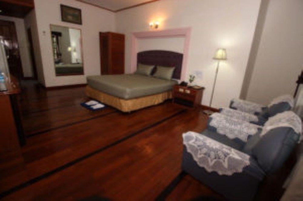Myanmar Life Hotel