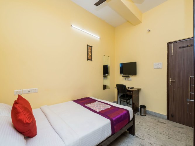 OYO 11319 Brickwood Guest House