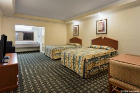 Econo Lodge Inn & Suites Memphis area