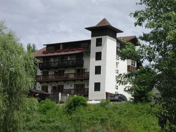 Blackbird Lodge