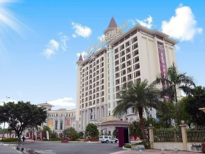 Longjiang Country Garden Phoenix Hotel