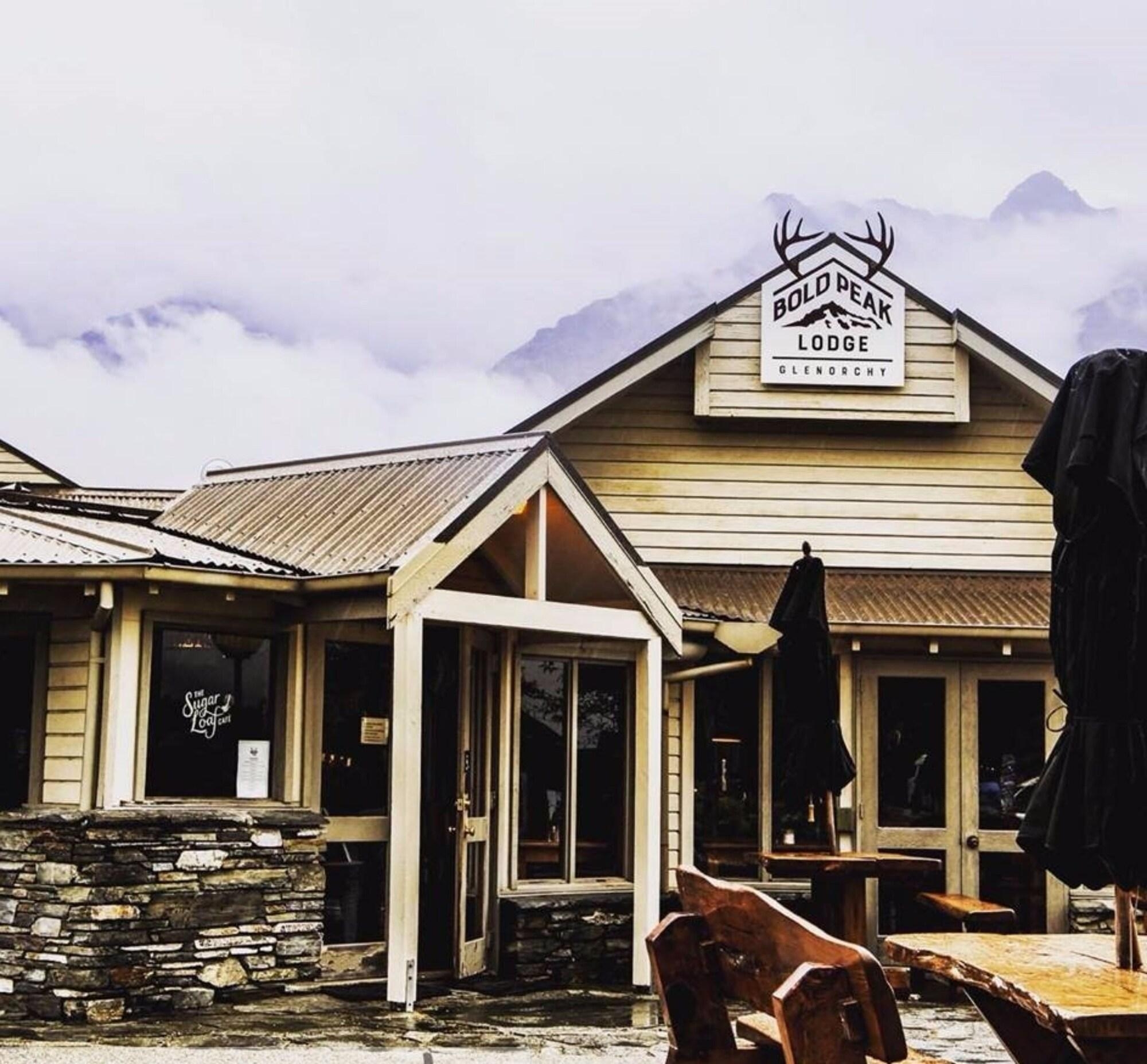 Bold Peak Lodge