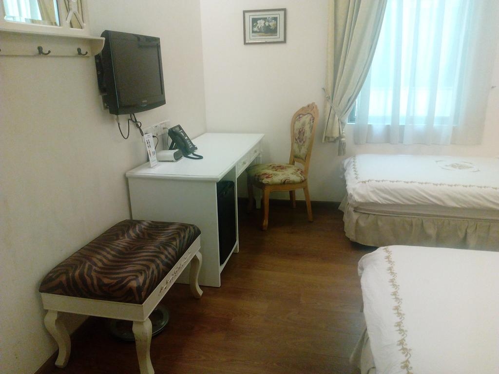 Jayleen 1918 Hotel