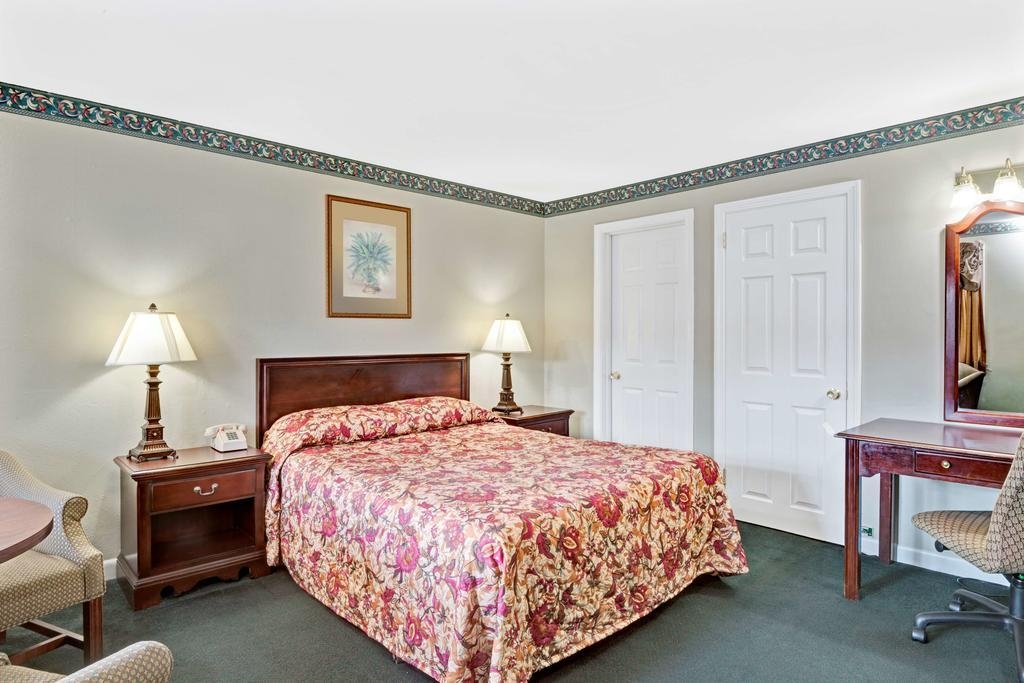 Knights Inn Seekonk