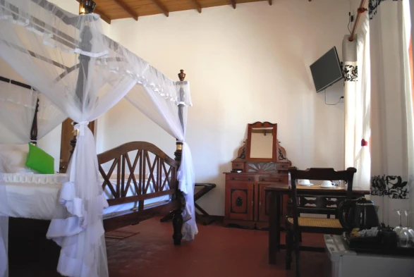 Miura Dutch Edge Hotel