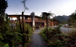 Te Waonui Forest Retreat