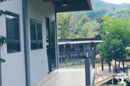 The Acacia Retreat